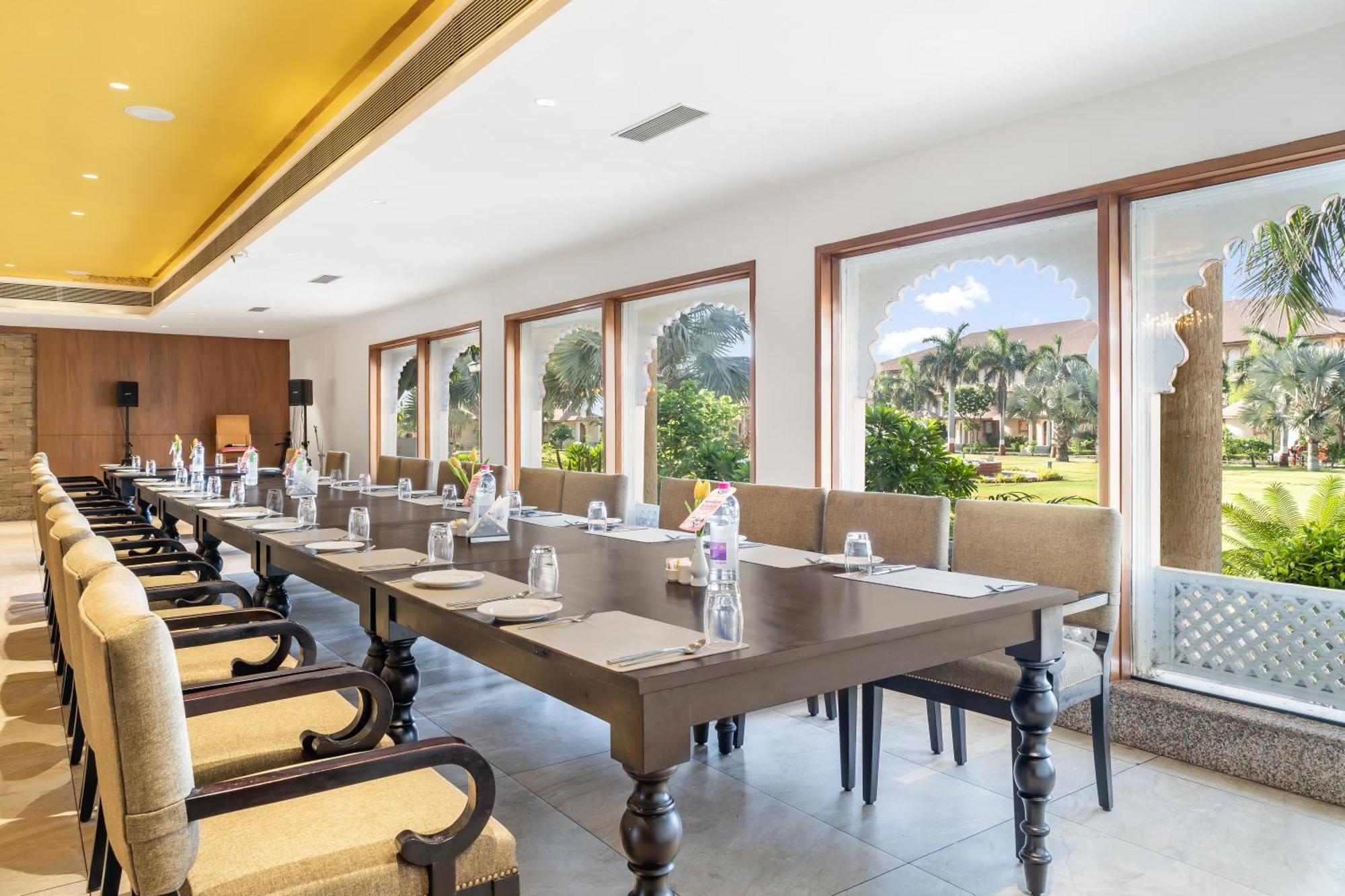 Holiday Resort & Spa A Unit Of S Poddar Group Gāndhīdhām 외부 사진