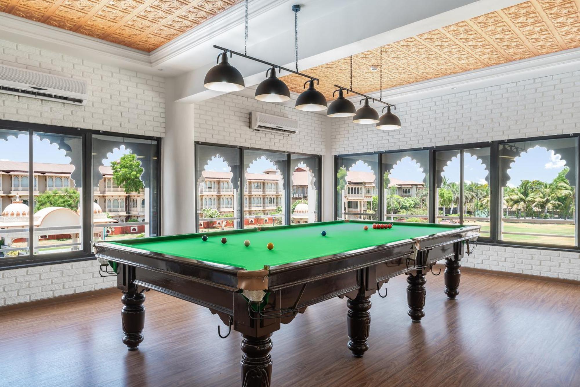Holiday Resort & Spa A Unit Of S Poddar Group Gāndhīdhām 외부 사진