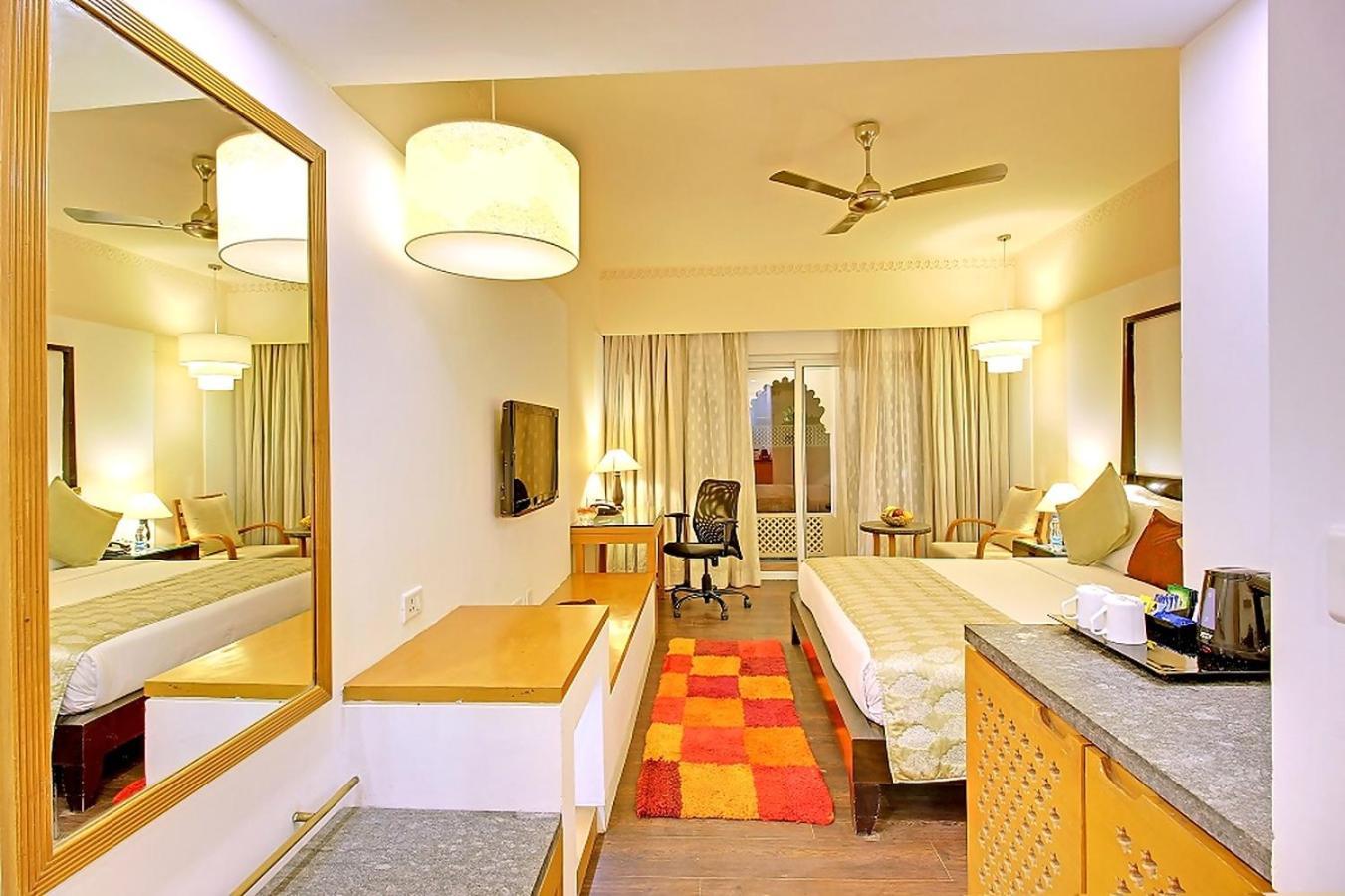 Holiday Resort & Spa A Unit Of S Poddar Group Gāndhīdhām 외부 사진